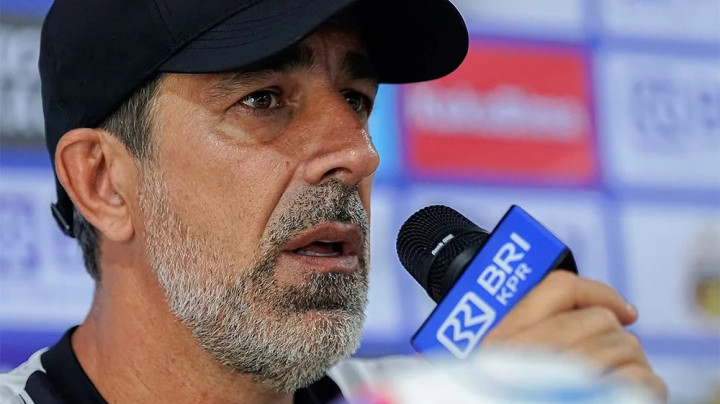 Oscar Bruzon Sesumbar Bhayangkara FC Raih Poin Penuh di Markas Persebaya