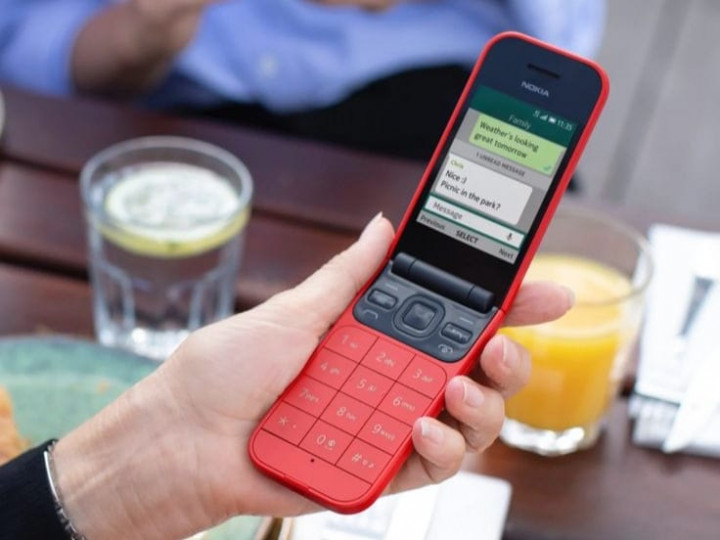 Smartphone Makin Canggih, Kenapa Banyak Anak Muda Pilih Pakai ‘Dumb Phone’?