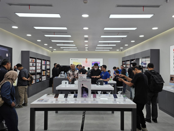 hello Store Resmi Hadir di GI, Fokus Pengalaman Belanja Apple Seamless