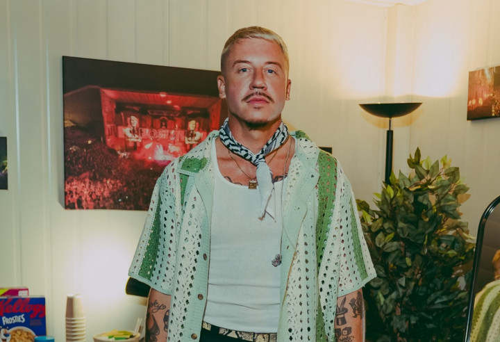 Macklemore Didesak Keluar dari Tur Ed Sheeran Usai Serukan “Free Palestine”