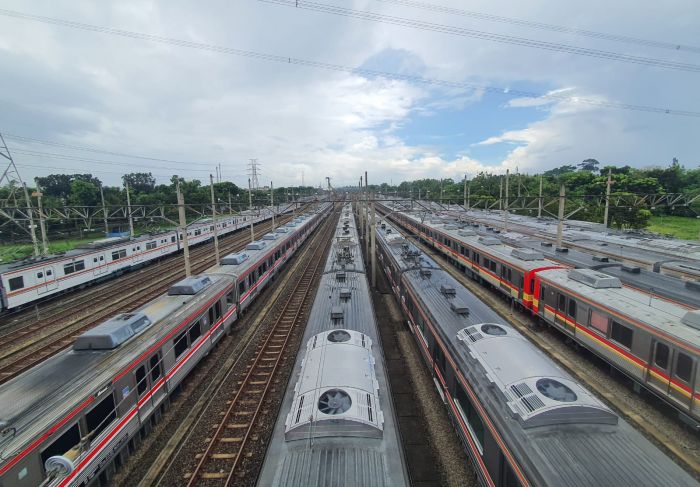 KRL Dipangkas Selama September, Ini Jadwal yang Batal dan Tips agar Tak Terlambat
