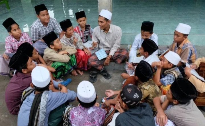 Dampak Erupsi Gunung Berapi, Kemenag Beri Kelonggaran Jadwal Belajar Madrasah dan Pesantren