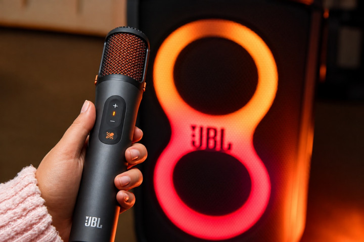 JBL EasySing Mics Hadir, Bawa Teknologi AI ke Karaoke PartyBox