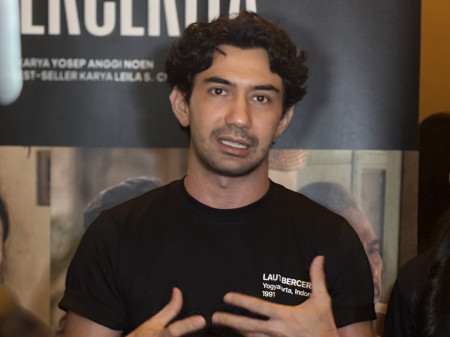 Reza Rahadian Doakan Jurnalis yang Hilang Saat Liputan Gunung Anak Krakatau