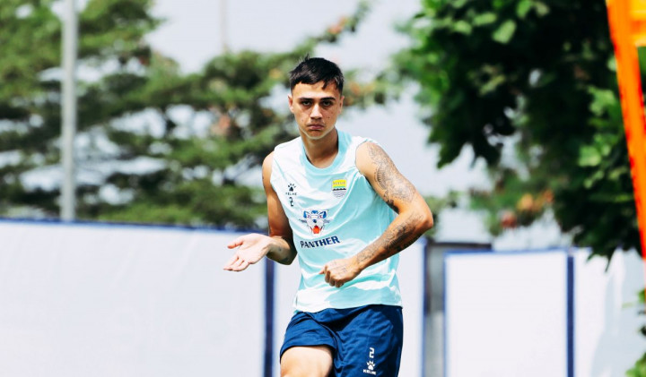 Sempat Tertahan Akibat Erupsi, Eliano Reijnders Kembali Berlatih Jelang Persib vs Persija