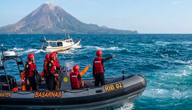 Warga Pesisir Pantai Carita Bantu Pencarian Jurnalis Hilang di Selat Sunda
