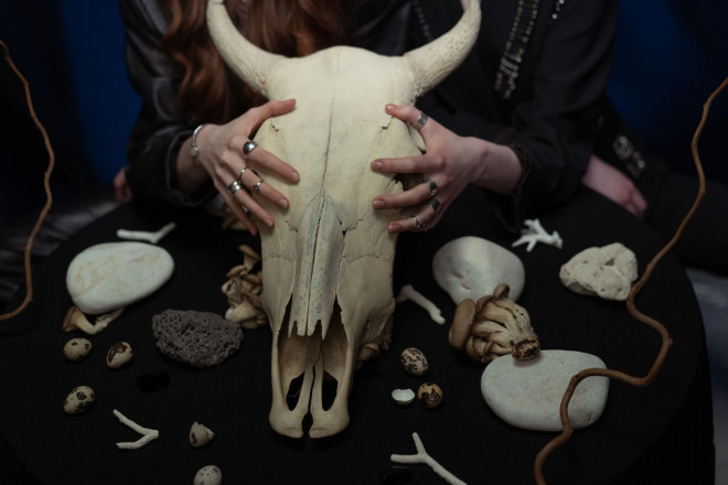 Ilustrasi Ritual Satanic (Foto: Pexels/cottonbro studio)