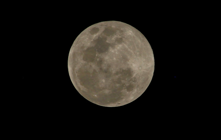 Fenomena Bulan Hari Ini: Sabit Membesar hingga Jadwal Fase September