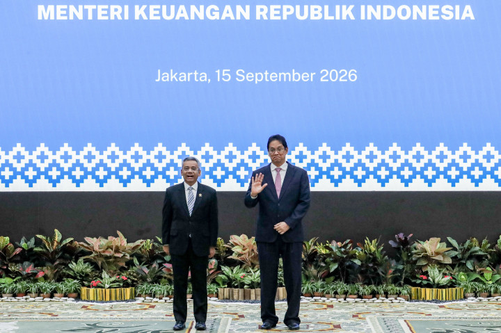 ​Sertijab Menteri Keuangan, Suahasil Terima Jabatan dari Purbaya