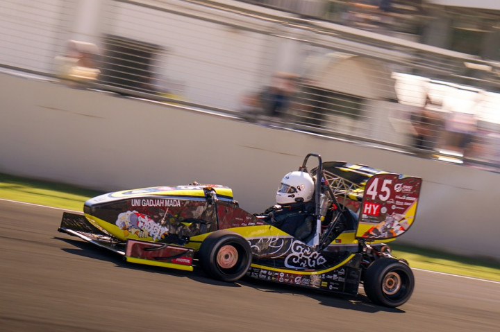 Cetak Rekor! Tim Bimasakti UGM Raih Prestasi Terbaik di Formula SAE Italy 2026