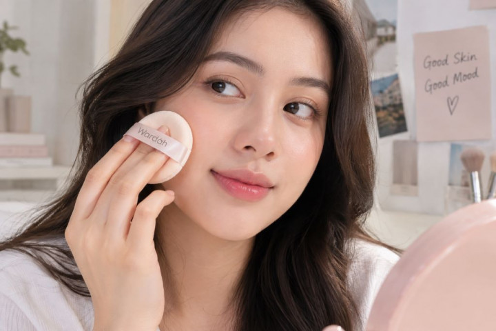 Biar Gak Kayak Tepung Beras! Bedak Tabur Wardah Ini Bikin Makeup Auto Natural