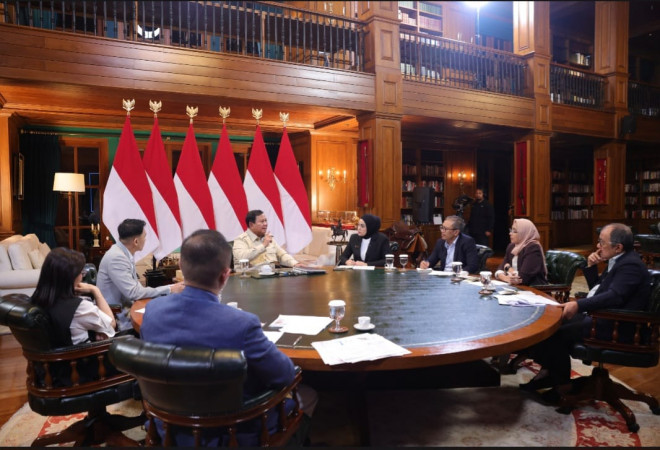 Presiden RI Prabowo Subianto  pada program Presiden Prabowo Menjawab. Foto: Bakom. 