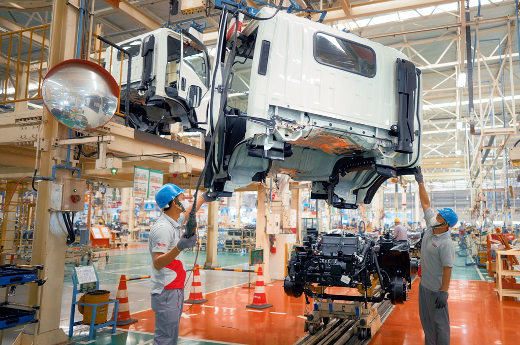Isuzu Perkuat Dukungan untuk Ekosistem Transportasi Indonesia