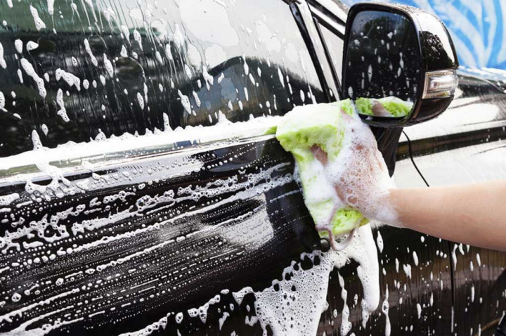 Usai Pakai Mobil Jangan Langsung Dicuci, Ini Risikonya!