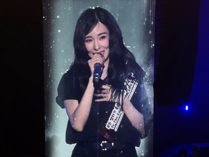 Tiffany SNSD Tersentuh Nyanyi Bareng Fans di Konser Jakarta: Kalian Luar Biasa!