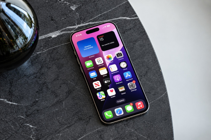 John Ternus Ngaku iPhone Sekarang Jadi Pusat AI
