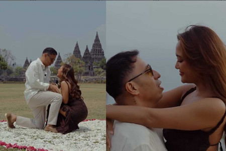 Marion Jola Dilamar Kekasih di Candi Prambanan