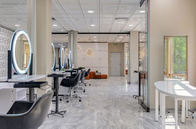 Berapa Kursi Kosong yang Dibayar Salon Anda Bulan Lalu?