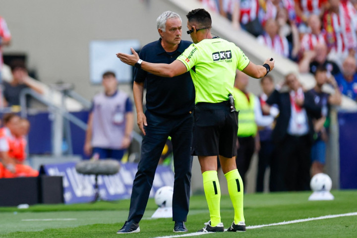 Mourinho Murka! Sebut Dua Keputusan Wasit Rugikan Real Madrid di Derby Madrid
