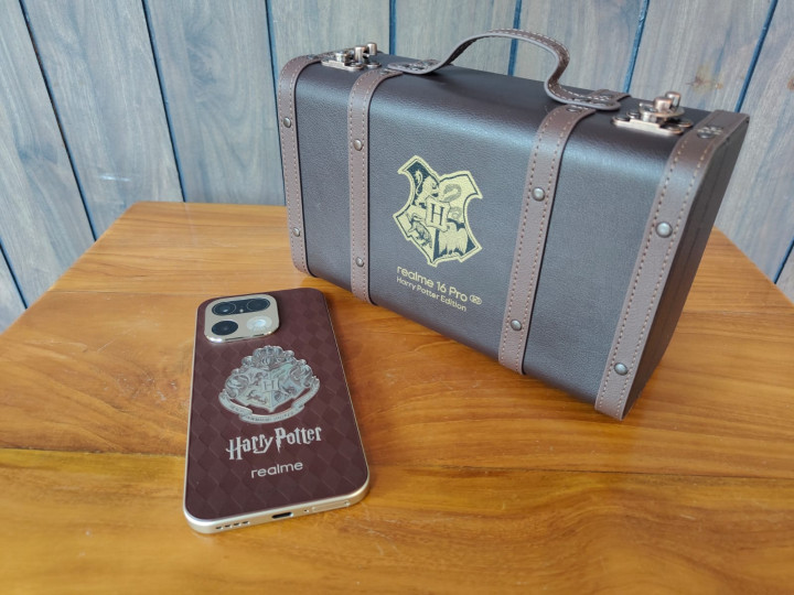 Unboxing Kotak Limited Edition Collection dari realme 16 Pro 5G Harry Potter, Wajib Punya!