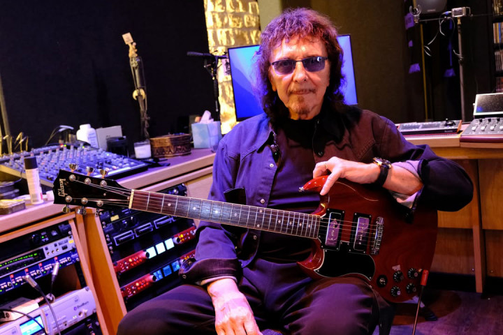 James Hetfield Sebut Tony Iommi sebagai “Riff Lord” yang Paling Menginspirasinya