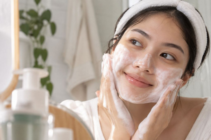 Low pH Cleanser Lokal buat Kulit Sensitif, Biar Gak Kering!