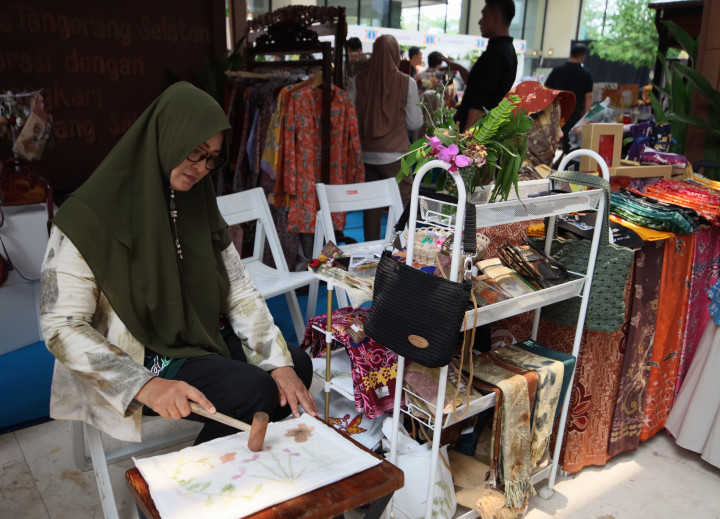 ​Mengenal Kerajinan Ecoprint yang Kreatif dan Ramah Lingkungan