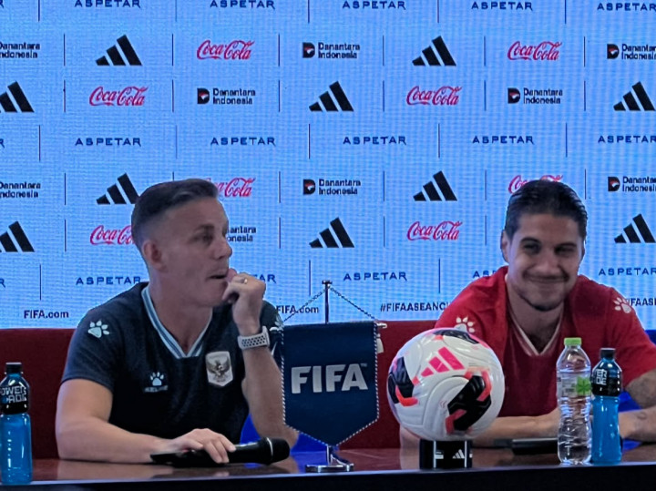 Bukan Abaikan Suporter, Ini Alasan Herdman Hentikan Tradisi Sapa Penonton Timnas Indonesia