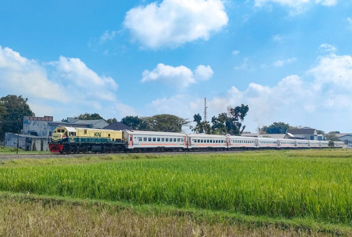 Kereta Api dengan Jarak Tempuh Terjauh di Indonesia, Tembus 1000 Kilometer!
