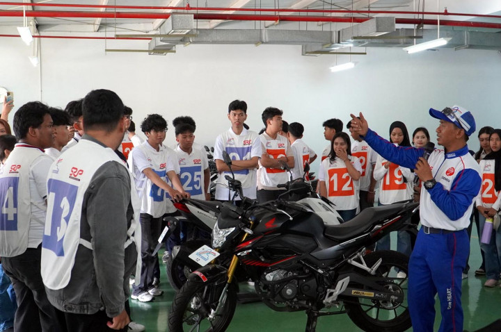 Ngopi Sambil Belajar Safety Riding, AHM Edukasi 4.603 Mahasiswa