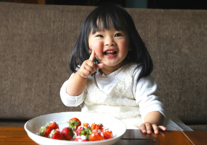 Biar Si Kecil Gak Cuma Nyomot, Ini Tips Finger Foods yang Aman