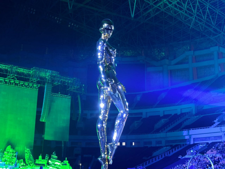 Mengenal Sexy Robot, Patung Raksasa Ikonik di Konser The Weeknd Jakarta