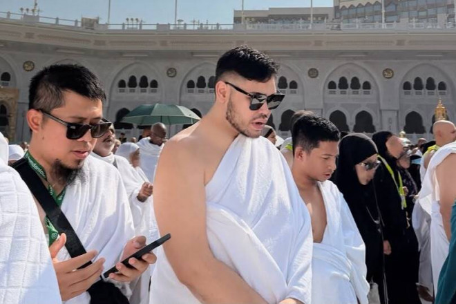 Ivan Gunawan Berangkatkan 14 Karyawan Umrah (Foto: Instagram ivan_gunawan)