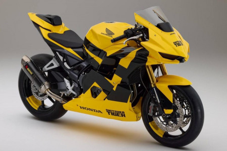 Honda dan Onitsuka Tiger Bikin Motor Sport Konsep, Isyarat CBR750R?
