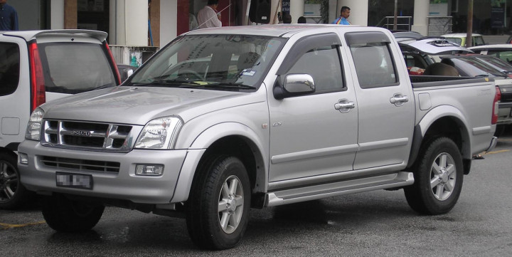 Pilihan Mobil Bekas Double Cabin di Bawah Rp100 Juta