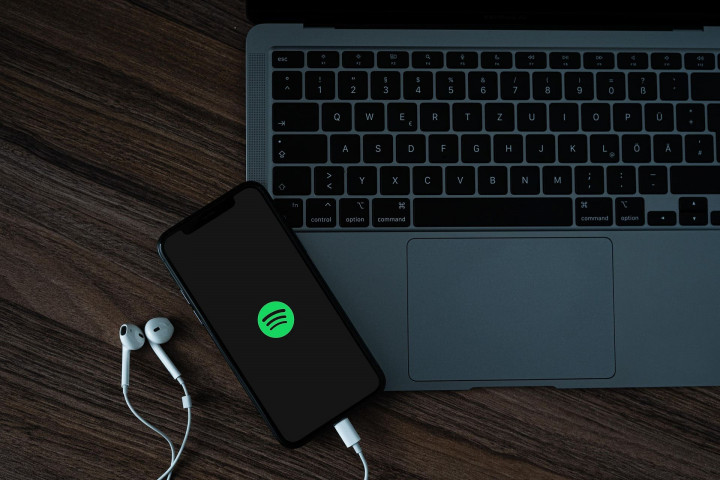 10 Lagu Indonesia yang Lagi Banyak Didengar di Spotify, Ada Tulus hingga Raim Laode