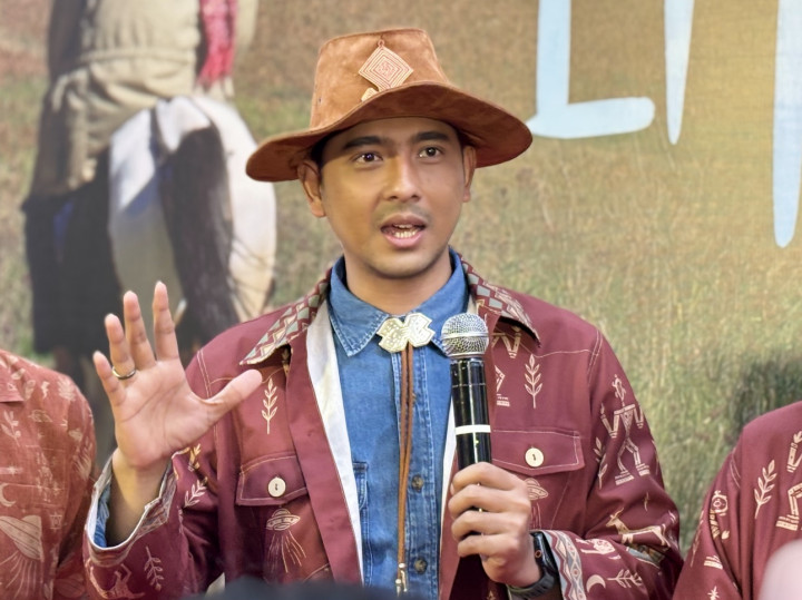 Arya Saloka Wujudkan Impian Jadi Koboi di Film Empat Musim Pertiwi