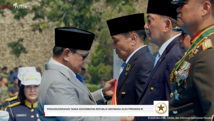 HUT ke-81 TNI, Prabowo Anugerahkan Bintang Mahaputera kepada