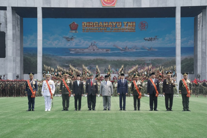 ​Potret Presiden Prabowo saat Pimpin Upacara HUT ke-81 TNI
