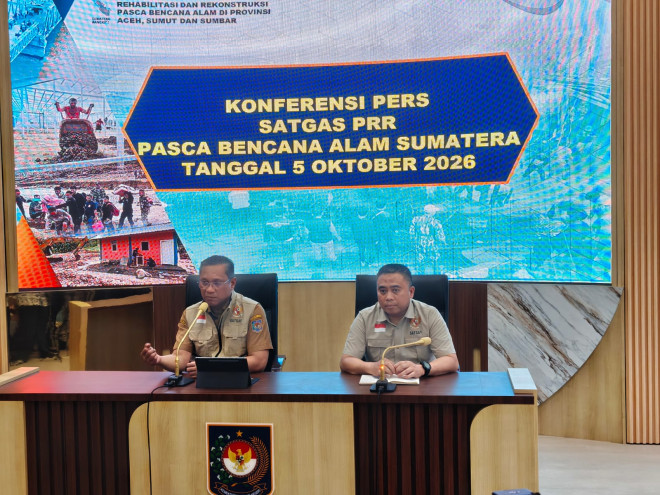 Juru Bicara Satgas PRR, Amran, memberikan update pemulihan Sumatera dalam Konferensi Pers di Kompleks Kemendagri, Senin (5/10/2026). dok. Satgas PRR. 