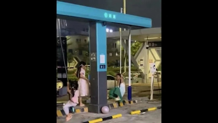 Bahaya Menjadikan SPKLU Sebagai Tempat Bermain Anak, Ini Risikonya