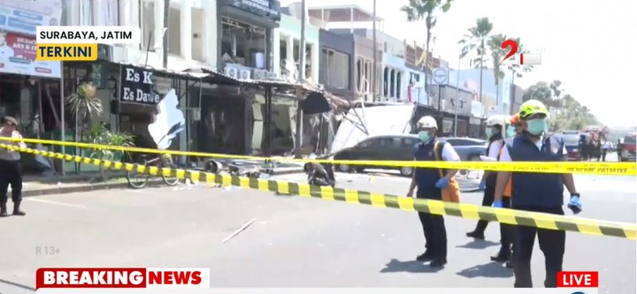 Ledakan di San Antonio Pakuwon City Surabaya, Kendaraan dan Bangunan Hancur