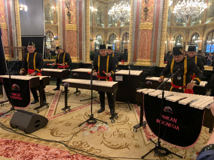 Suara Minahasa di Jantung Paris: Kolaborasi Bersejarah Kolintang dan Balafon Afrika Mengguncang UNESCO