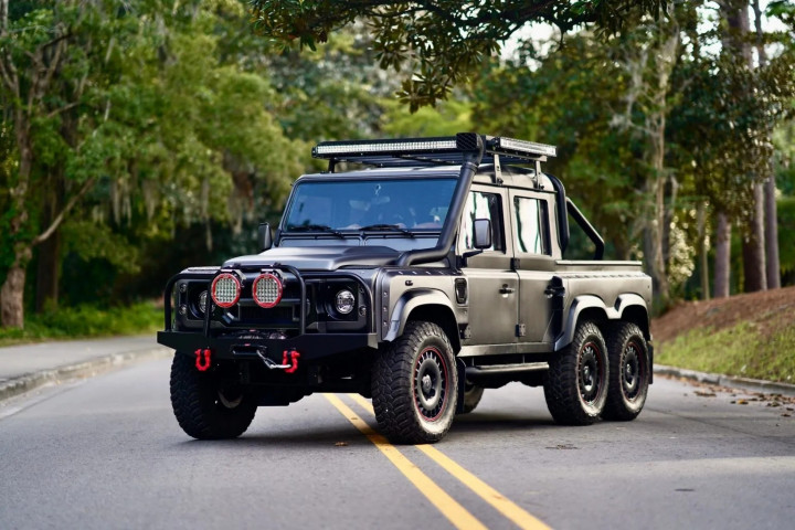Land Rover Defender 6x6 700 Hp Dijual Rp4,6 Miliar