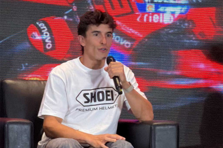 Marc Marquez Ungkapkan Kesenangannya Pakai Shoei Helmet