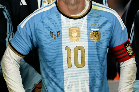 Mengapa Nomor 10 Messi Tak Bisa Dipensiunkan Argentina? Ini Penjelasannya