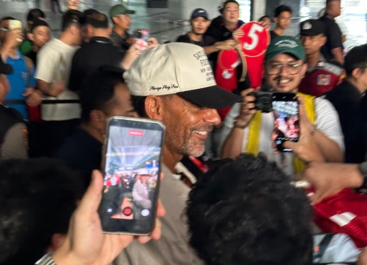 Rio Ferdinand Tiba di Jakarta Jelang Duel The Rivalry Returns
