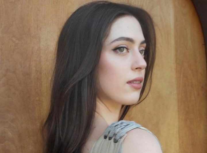 Lirik dan Makna Lagu Over Country - Lizzy McAlpine, Cinta Melampaui Jarak
