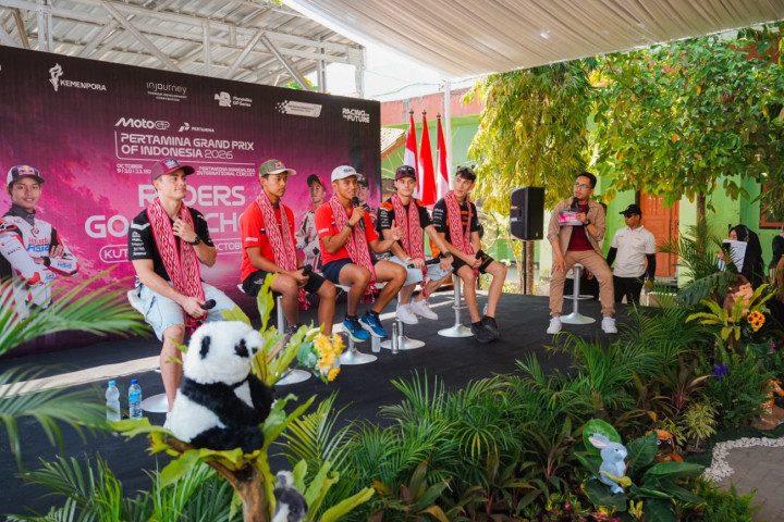 Jelang MotoGP Mandalika 2026, Mario Aji dan Veda Ega Sapa Siswa SDN 2 Kuta
