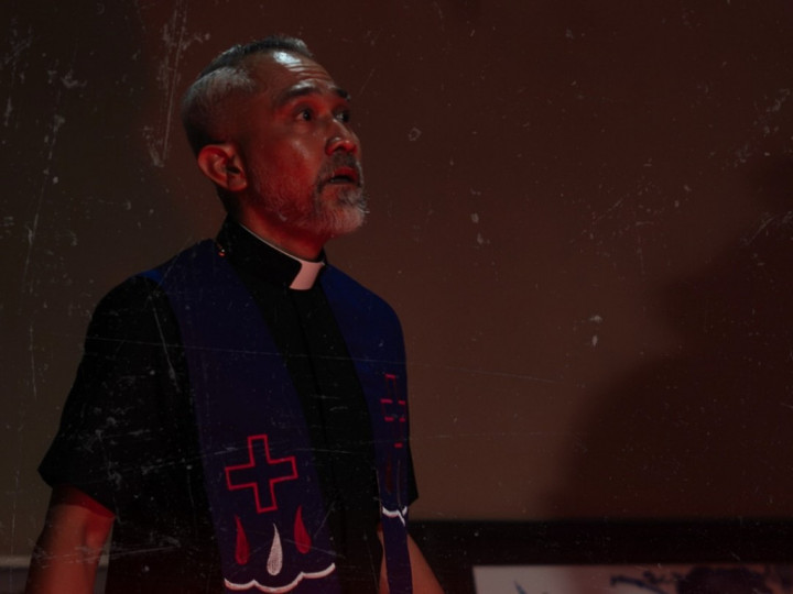 Sinopsis Kuasa Gelap: Perjanjian Darah, Ujian Iman Romo Rendra